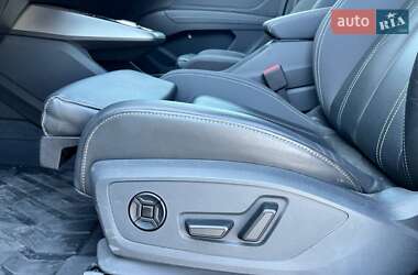 Позашляховик / Кросовер Audi Q4 e-tron 2023 в 