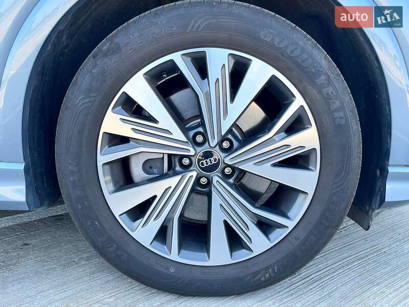 Внедорожник / Кроссовер Audi Q4 e-tron 2023 в Киеве