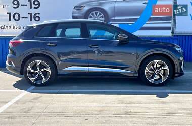 Внедорожник / Кроссовер Audi Q4 e-tron 2024 в 