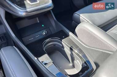 Внедорожник / Кроссовер Audi Q4 e-tron 2024 в 