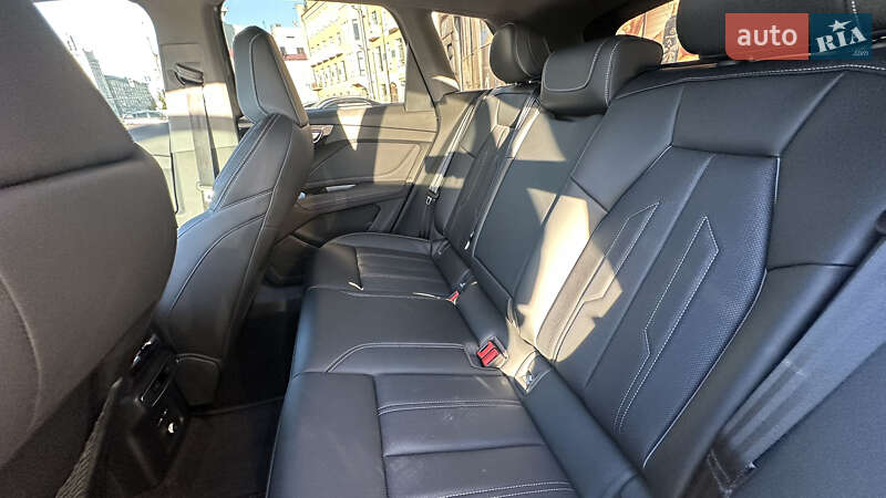 Позашляховик / Кросовер Audi Q4 e-tron 2024 в Харкові