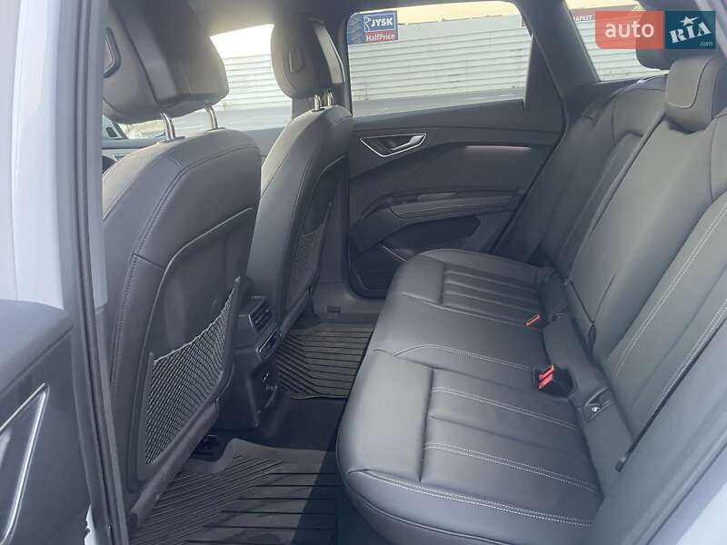 Позашляховик / Кросовер Audi Q4 e-tron 2024 в Львові