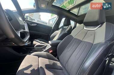 Внедорожник / Кроссовер Audi Q4 e-tron 2023 в 