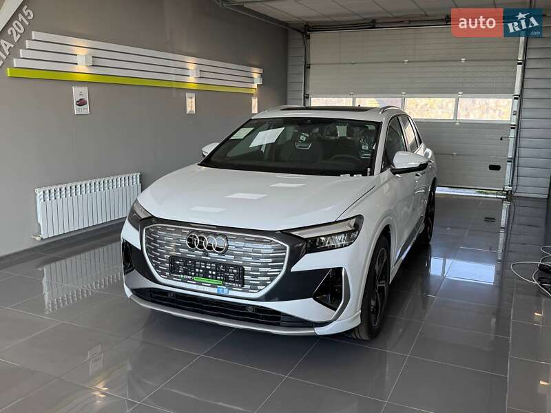 Позашляховик / Кросовер Audi Q4 e-tron 2025 в 