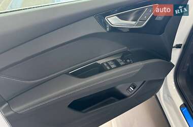 Позашляховик / Кросовер Audi Q4 e-tron 2025 в 