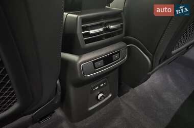 Позашляховик / Кросовер Audi Q4 e-tron 2025 в 