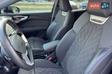 Внедорожник / Кроссовер Audi Q4 e-tron 2023 в 