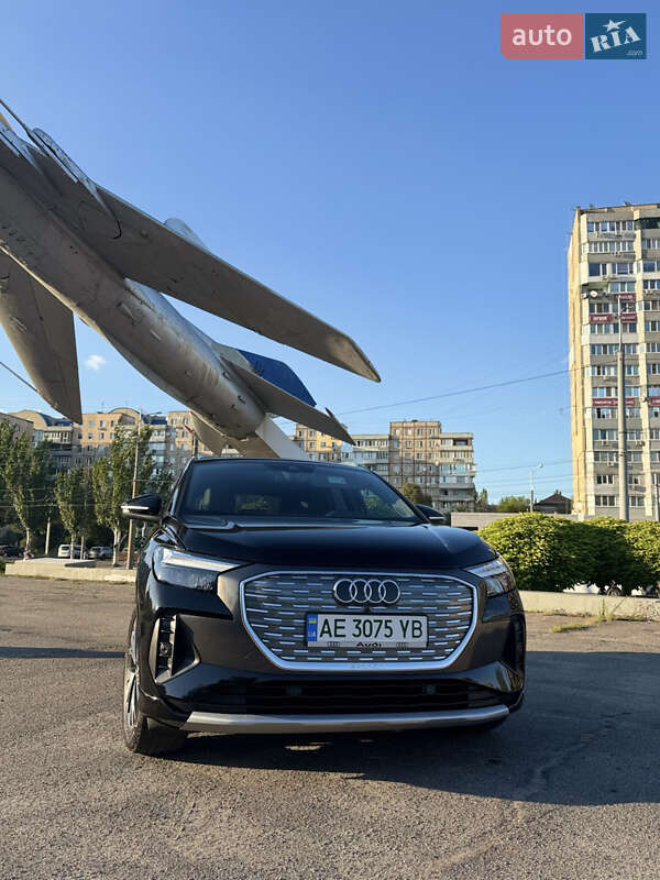 Внедорожник / Кроссовер Audi Q4 e-tron 2023 в Днепре