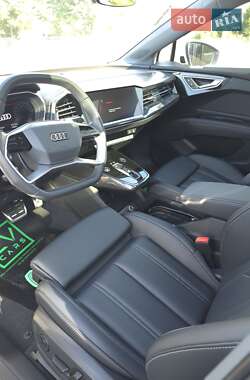 Внедорожник / Кроссовер Audi Q4 e-tron 2024 в 