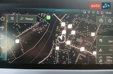 Позашляховик / Кросовер Audi Q4 e-tron 2021 в 