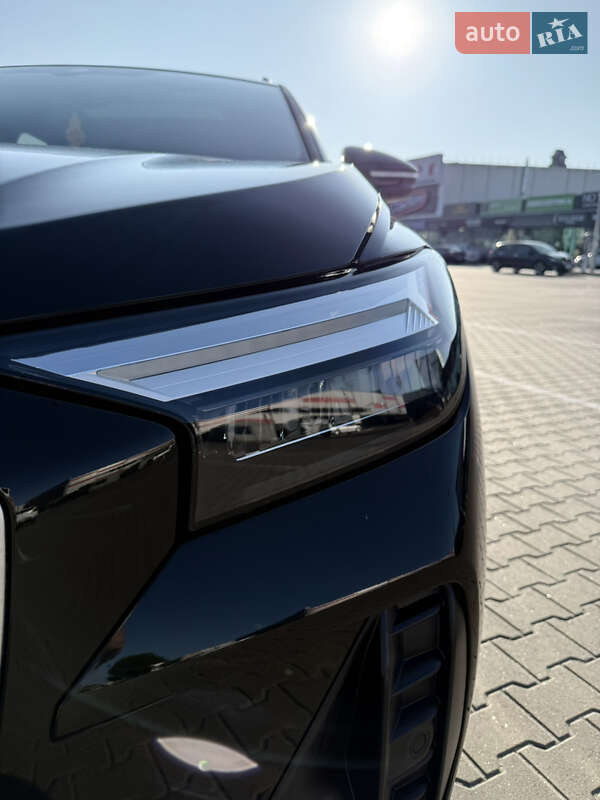 Внедорожник / Кроссовер Audi Q4 e-tron 2021 в Киеве