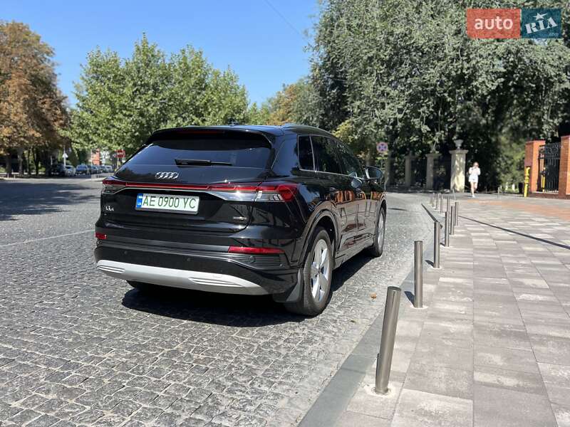 Позашляховик / Кросовер Audi Q4 e-tron 2022 в Дніпрі