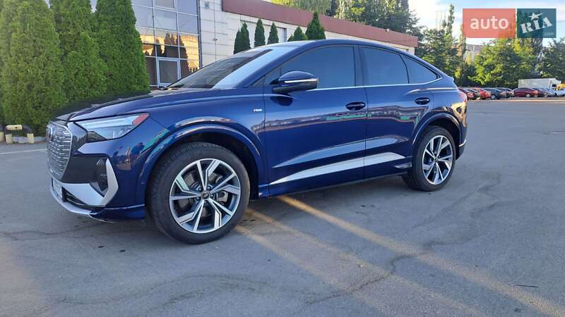 Позашляховик / Кросовер Audi Q4 e-tron 2023 в Борисполі