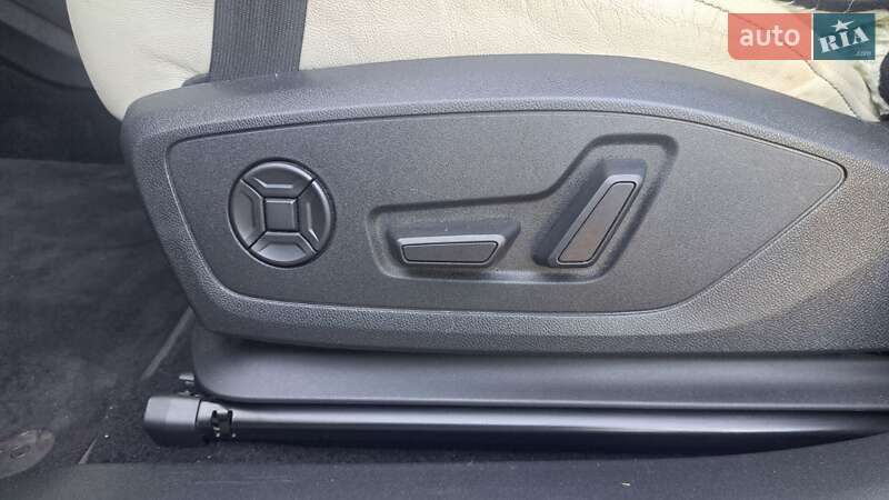 Позашляховик / Кросовер Audi Q4 e-tron 2023 в Борисполі