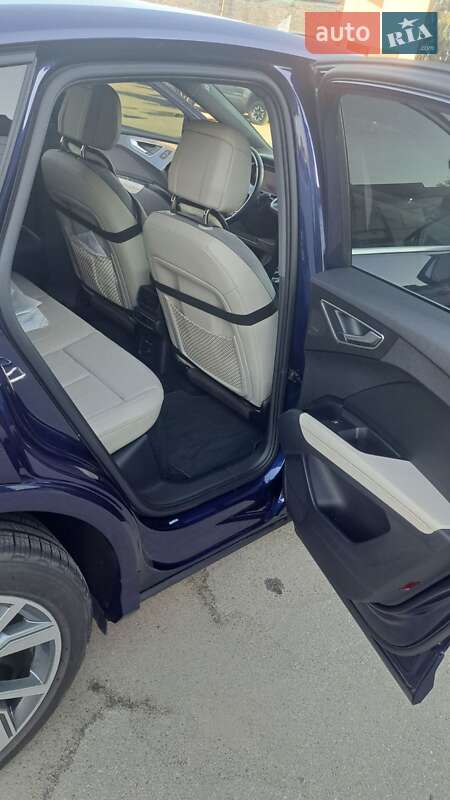 Позашляховик / Кросовер Audi Q4 e-tron 2023 в Борисполі