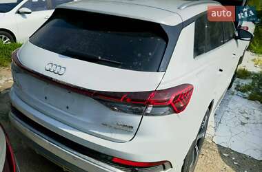 Внедорожник / Кроссовер Audi Q4 e-tron 2024 в 