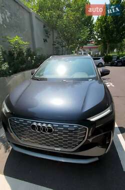 Позашляховик / Кросовер Audi Q4 e-tron 2024 в Києві