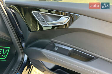 Внедорожник / Кроссовер Audi Q4 e-tron 2024 в 