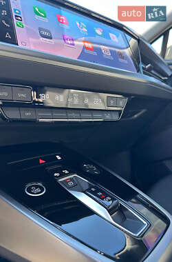 Позашляховик / Кросовер Audi Q4 e-tron 2023 в 