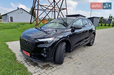 Позашляховик / Кросовер Audi Q4 e-tron 2022 в 