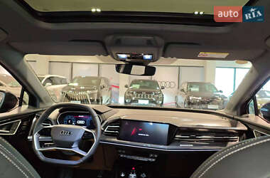 Внедорожник / Кроссовер Audi Q4 e-tron 2024 в 