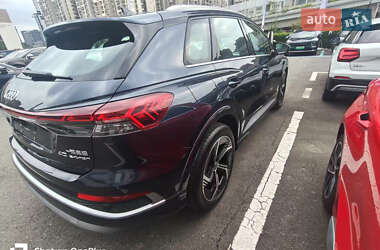 Внедорожник / Кроссовер Audi Q4 e-tron 2024 в 
