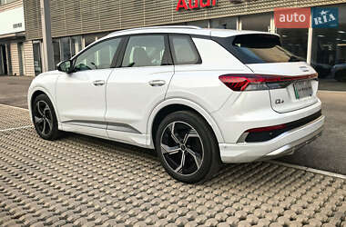 Внедорожник / Кроссовер Audi Q4 e-tron 2023 в 