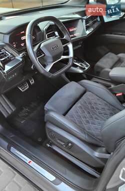 Внедорожник / Кроссовер Audi Q4 e-tron 2022 в 