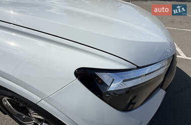 Позашляховик / Кросовер Audi Q4 e-tron 2023 в 