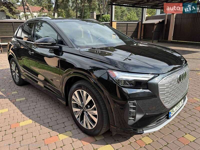 Внедорожник / Кроссовер Audi Q4 e-tron 2023 в 
