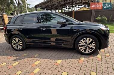 Внедорожник / Кроссовер Audi Q4 e-tron 2023 в 