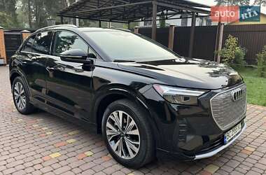 Внедорожник / Кроссовер Audi Q4 e-tron 2023 в 