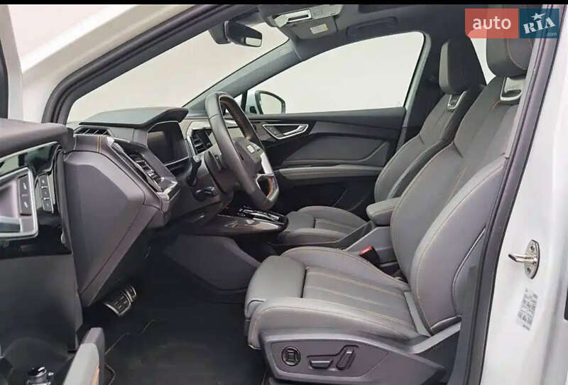 Внедорожник / Кроссовер Audi Q4 e-tron 2023 в Киеве