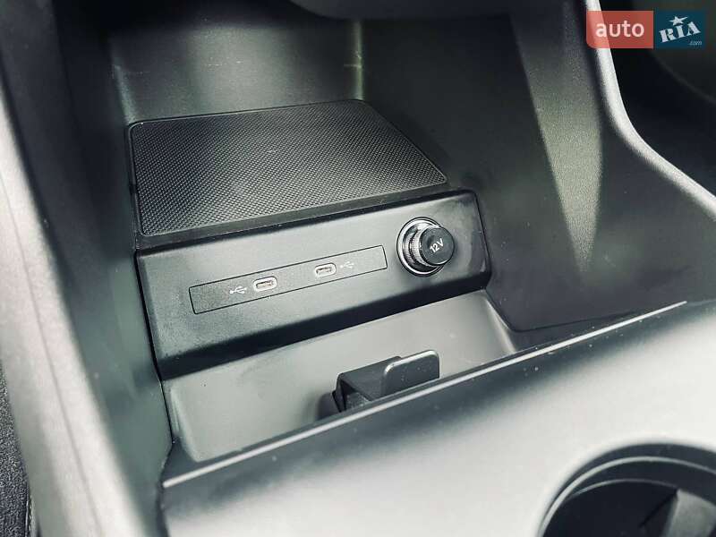 Позашляховик / Кросовер Audi Q4 e-tron 2023 в Івано-Франківську