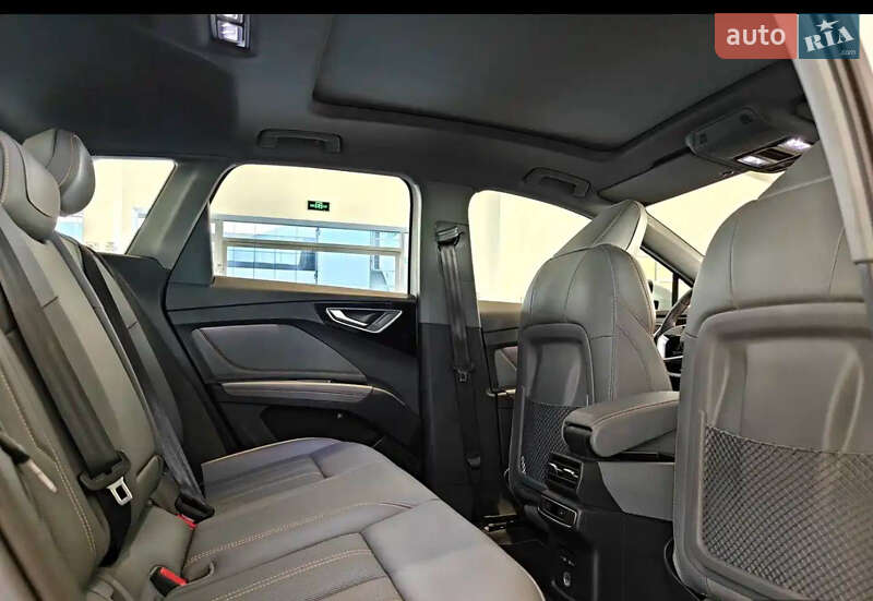 Внедорожник / Кроссовер Audi Q4 e-tron 2023 в Киеве