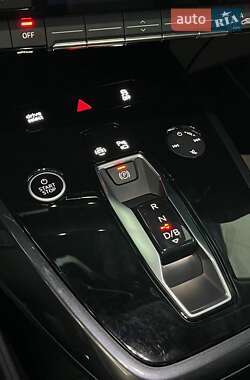 Позашляховик / Кросовер Audi Q4 e-tron 2023 в 