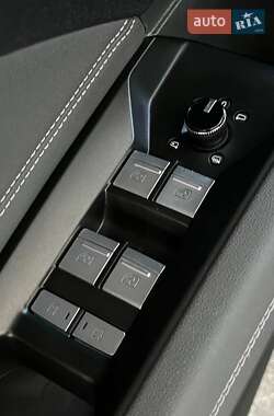 Позашляховик / Кросовер Audi Q4 e-tron 2023 в 