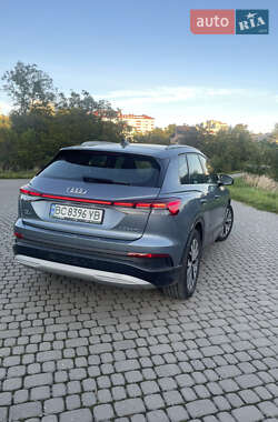 Позашляховик / Кросовер Audi Q4 e-tron 2021 в 