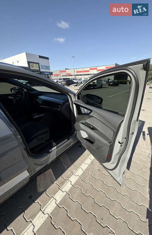 Позашляховик / Кросовер Audi Q4 e-tron 2024 в Києві