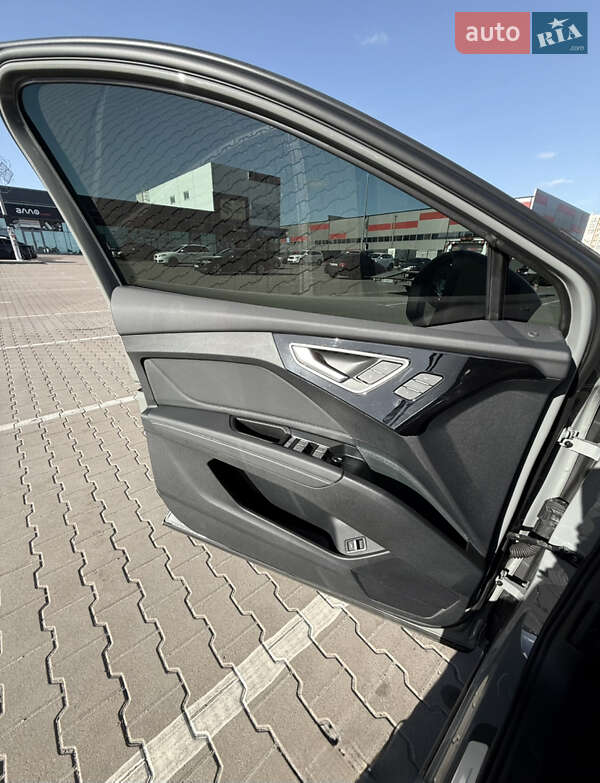 Позашляховик / Кросовер Audi Q4 e-tron 2024 в Києві