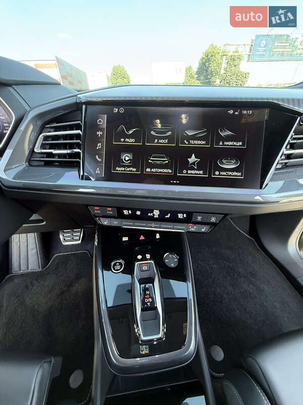 Позашляховик / Кросовер Audi Q4 e-tron 2024 в Києві