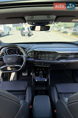 Внедорожник / Кроссовер Audi Q4 e-tron 2024 в 