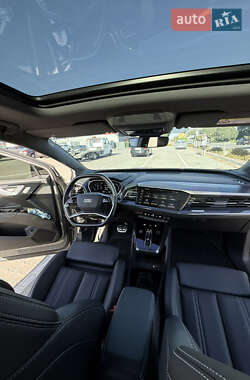 Внедорожник / Кроссовер Audi Q4 e-tron 2024 в 