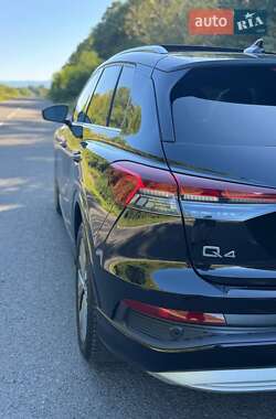 Внедорожник / Кроссовер Audi Q4 e-tron 2022 в 