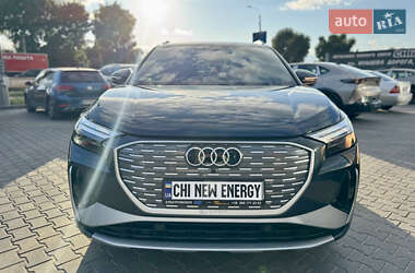 Позашляховик / Кросовер Audi Q4 e-tron 2024 в 