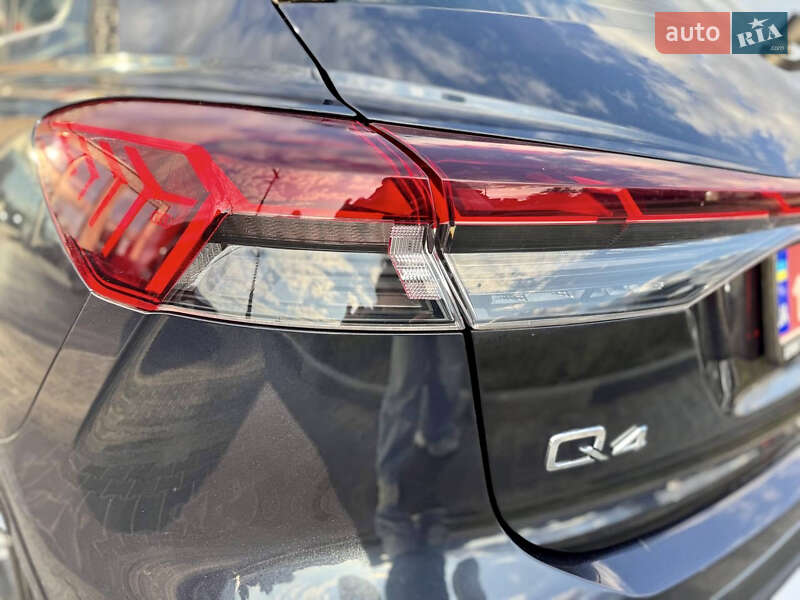 Позашляховик / Кросовер Audi Q4 e-tron 2024 в Києві