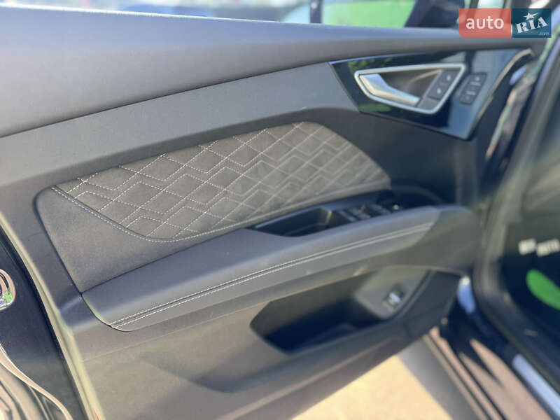 Внедорожник / Кроссовер Audi Q4 e-tron 2023 в Киеве