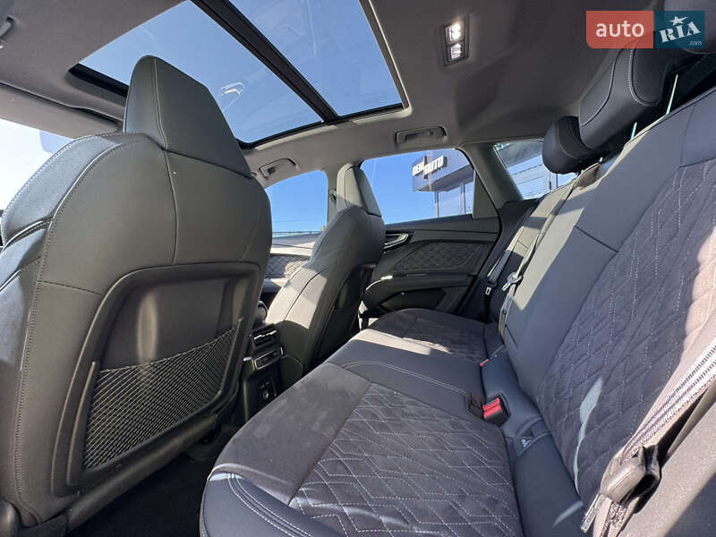 Внедорожник / Кроссовер Audi Q4 e-tron 2023 в Киеве