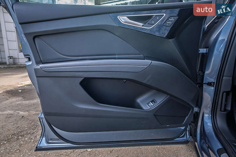 Внедорожник / Кроссовер Audi Q4 e-tron 2024 в Киеве