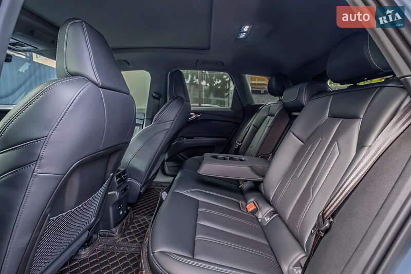 Внедорожник / Кроссовер Audi Q4 e-tron 2024 в Киеве